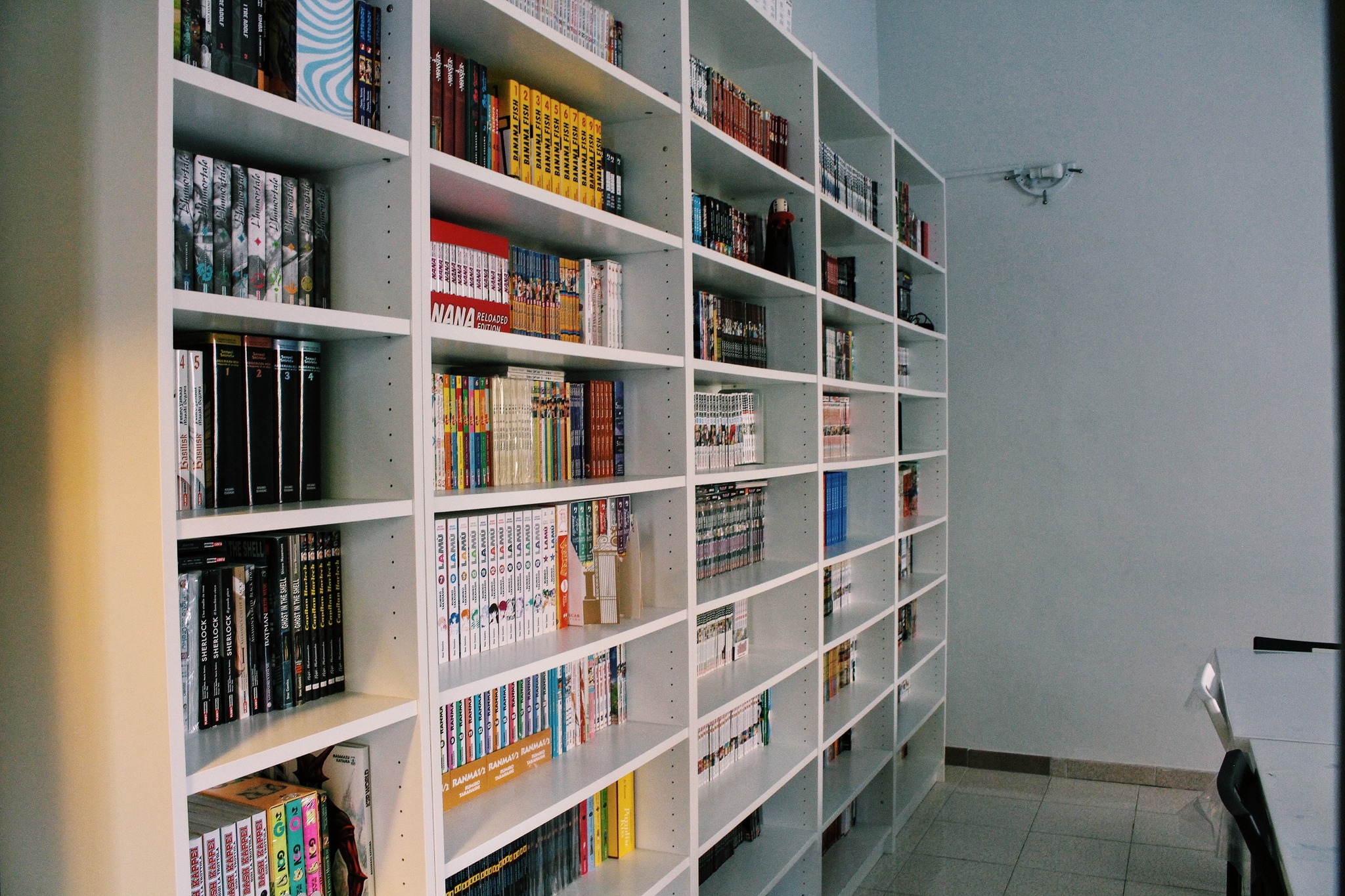 Scaffali biblioteca